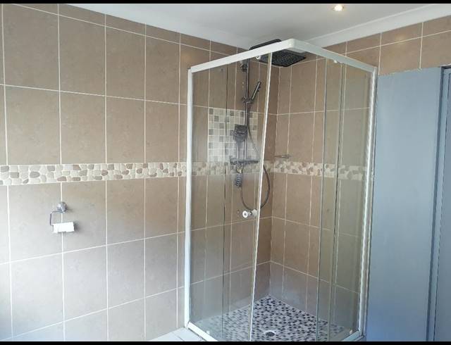 1 bed property to rent in WINCHESTER HILLS